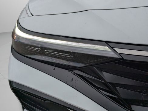 New 2026 Hyundai Elantra Limited FWD image 13