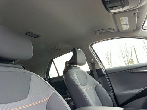 Used 2024 Kia Niro LX image 16