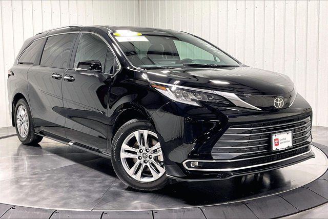 Certified 2026 Toyota Sienna Limited AWD/4WD image 3