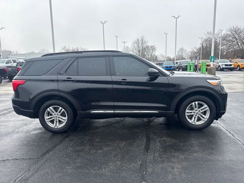 Used 2023 Ford Explorer XLT w/ Equipment Group 202A image 6