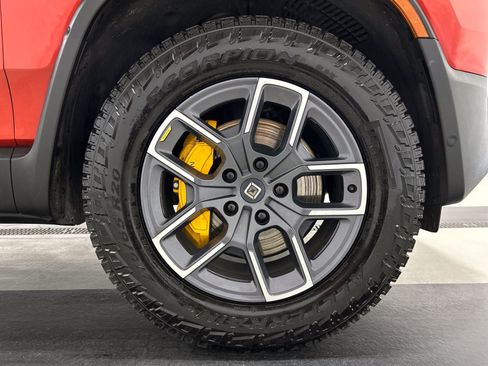 Used 2023 Rivian R1T Adventure AWD/4WD image 11