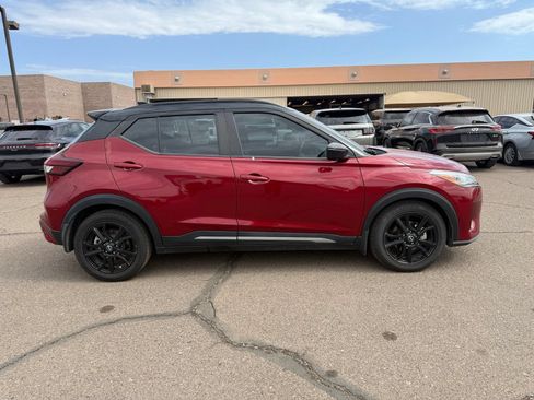 Certified 2022 Nissan Kicks SR FWD image 4