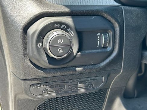 Used 2024 Jeep Gladiator Sport AWD/4WD image 23