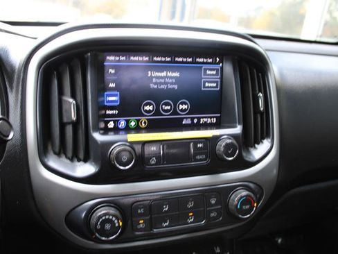 Used 2022 Chevrolet Colorado LT w/ Fleet Safety Package image 19