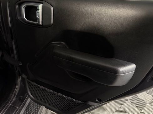 Used 2024 Jeep Wrangler Unlimited w/ Convenience Group image 29