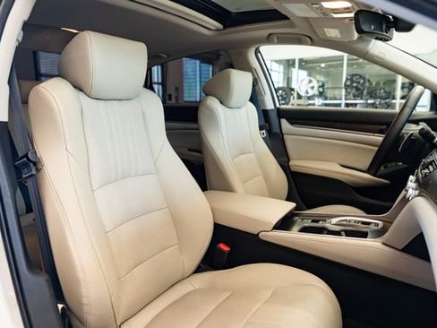 Used 2019 Honda Accord Touring image 29