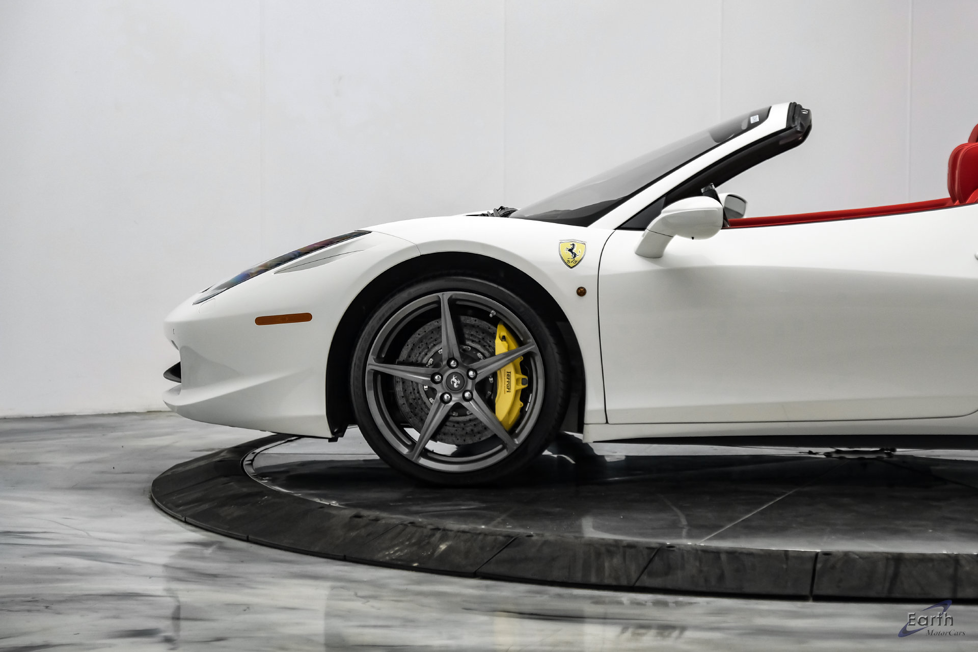 Used 2015 Ferrari 458 Spider RWD image 11