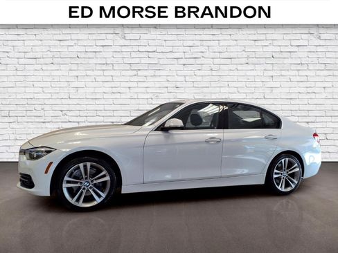 Used 2018 BMW 330i Sedan RWD image 2