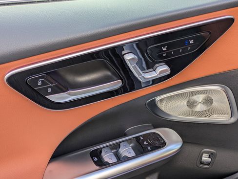 New 2025 Mercedes-Benz C 300 4MATIC Sedan image 15