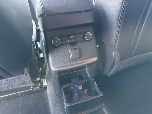 Used 2017 Ford Explorer XLT w/ Equipment Group 202A AWD/4WD image 23