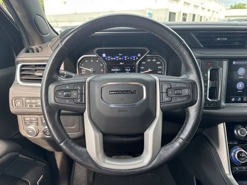Used 2021 GMC Yukon Denali AWD/4WD image 11