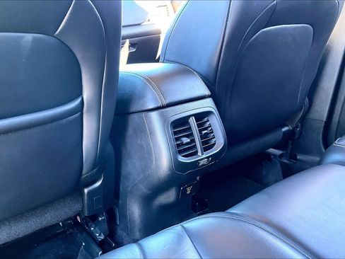 Used 2017 Jeep Cherokee Limited image 34