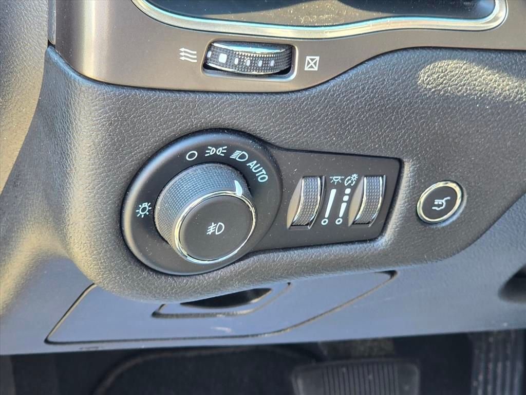 Used 2022 Jeep Cherokee Latitude Lux AWD/4WD image 7