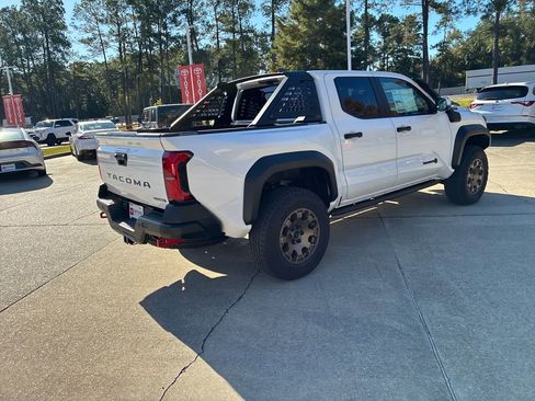 New 2025 Toyota Tacoma Trailhunter image 7