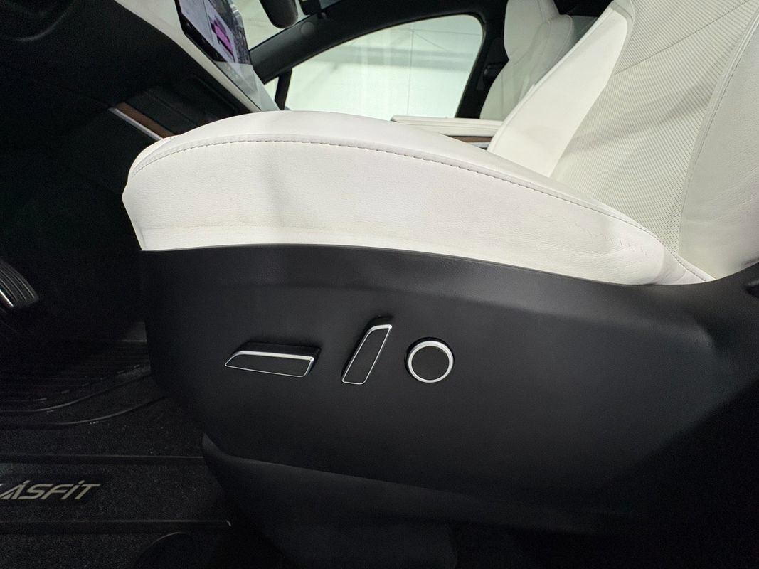 Used 2023 Tesla Model X AWD/4WD image 11