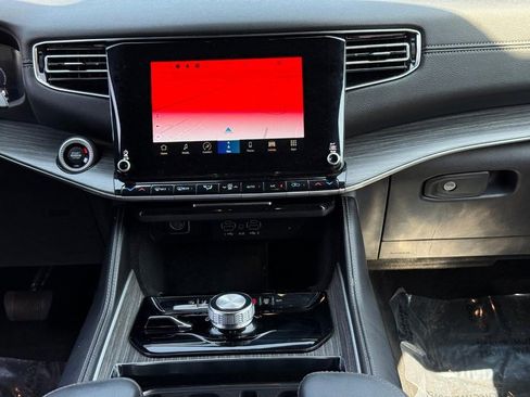 Used 2023 Jeep Wagoneer L Series II image 16