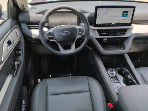 New 2026 Ford Explorer Active w/ Active Comfort Package RWD image 18