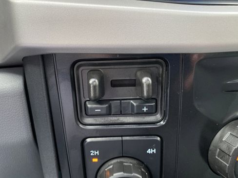 New 2026 Ford F250 XLT w/ XLT Premium Package AWD/4WD image 32