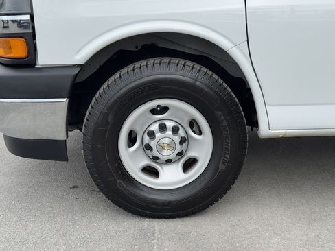 Used 2024 Chevrolet Express 2500 w/ Driver Convenience Package image 11