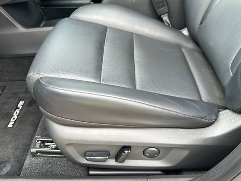 Used 2023 Nissan Rogue SV w/ SV Premium B Package image 15