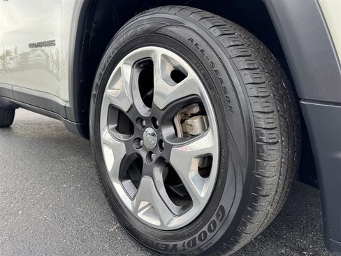 Used 2021 Jeep Compass Limited w/ Sun and Sound Group image 10