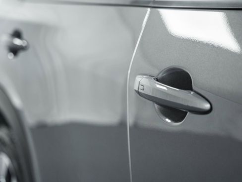 Used 2021 Nissan Rogue SV w/ Premium Package image 19