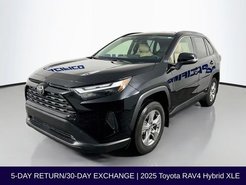 Used 2025 Toyota RAV4 XLE AWD/4WD image 4