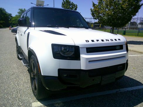 Used 2023 Land Rover Defender 130 X-Dynamic SE AWD/4WD image 5