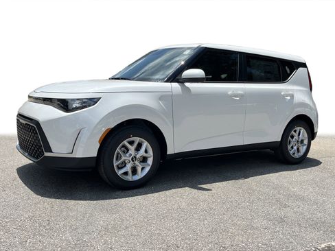 New 2025 Kia Soul LX w/ LX Technology Package image 18
