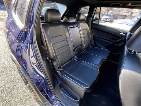 Certified 2022 Volkswagen Tiguan SEL R-Line image 26