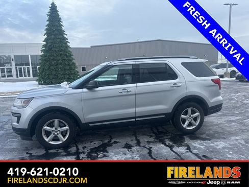 Used 2019 Ford Explorer XLT image 8