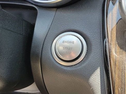 Used 2018 Mercedes-Benz C 300 4MATIC Sedan image 34