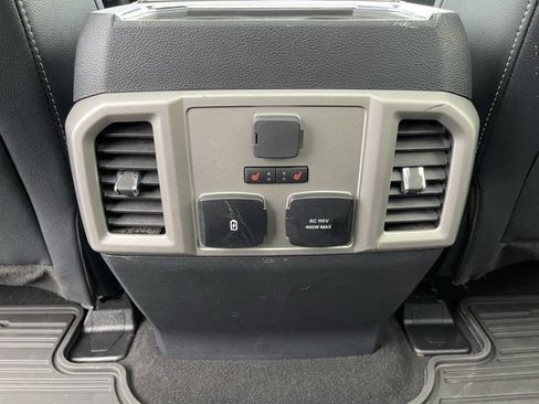 Used 2022 Ford F350 Lariat w/ Black Appearance Package image 21