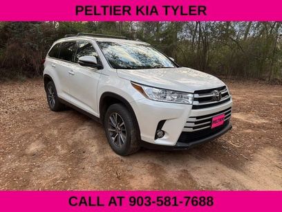 Used 2019 Toyota Highlander SE