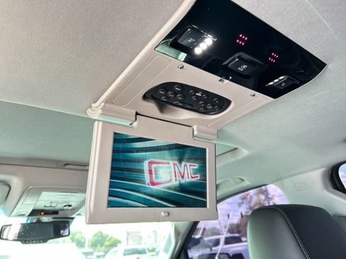 Used 2018 GMC Yukon SLT w/ Open Road Package AWD/4WD image 29