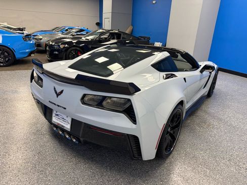Used 2018 Chevrolet Corvette Z06 w/ Carbon 65 Edition RWD image 9