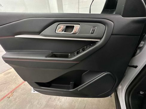 New 2026 Ford Explorer ST-Line w/ ST-Line Street Pack image 18