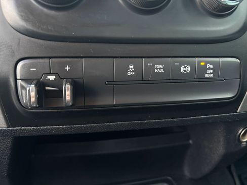 Used 2017 RAM 3500 Tradesman w/ Chrome Appearance Group image 14