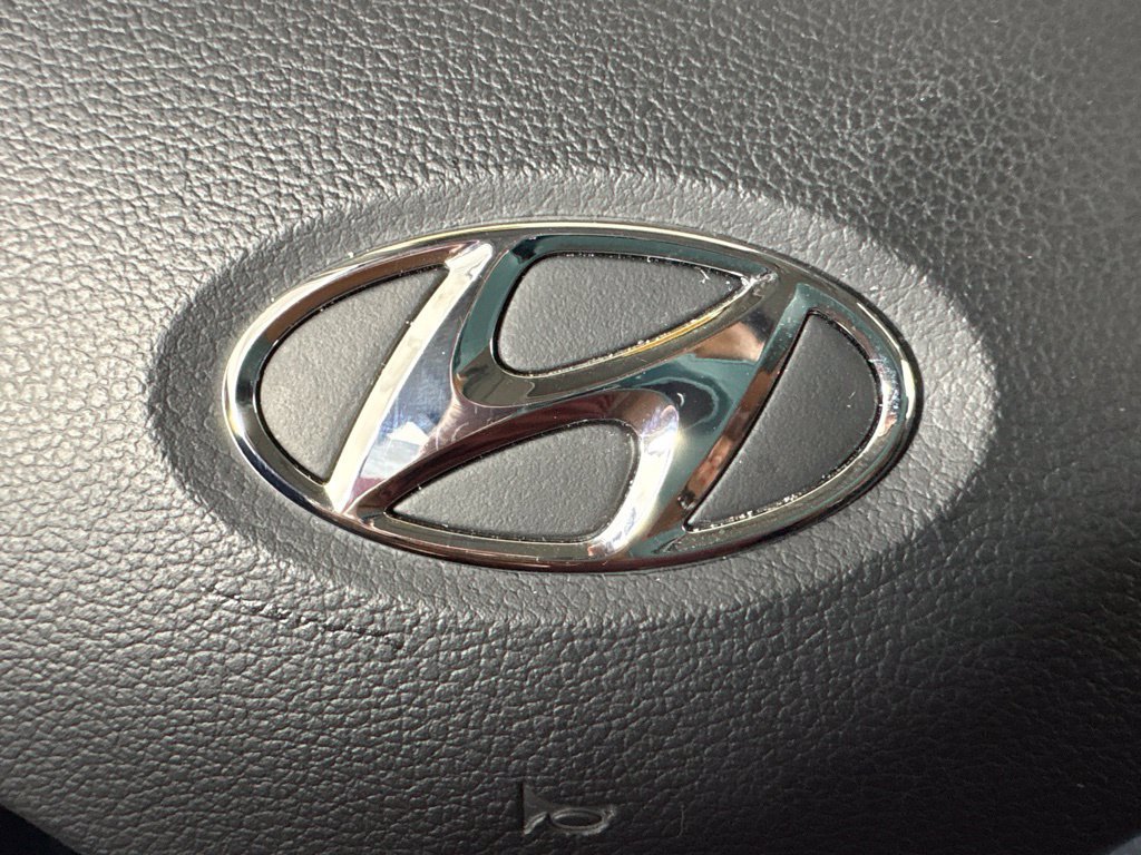 Used 2024 Hyundai Venue SEL FWD image 30