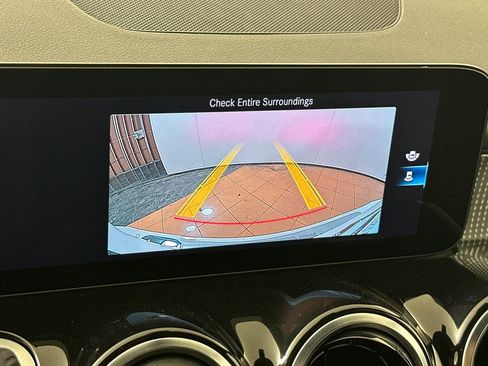 Used 2022 Mercedes-Benz GLB 250 image 18