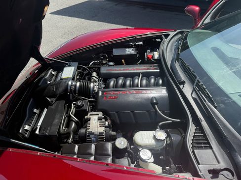 Used 2006 Chevrolet Corvette Convertible w/ Preferred Equipment Group RWD image 20