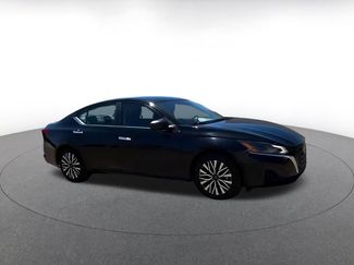 Used 2025 Nissan Altima 2.5 SV FWD video 2