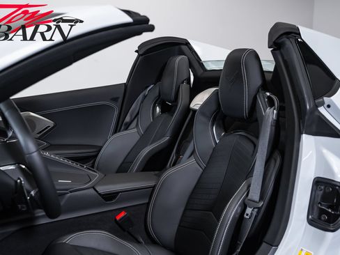 Used 2024 Chevrolet Corvette Z06 RWD image 30