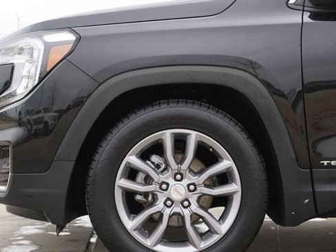 Used 2024 GMC Terrain SLT image 5