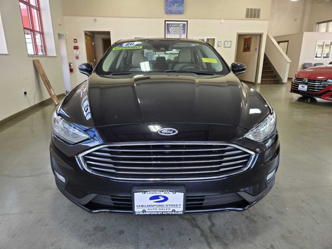 Used 2020 Ford Fusion SE w/ Equipment Group 151A FWD image 3