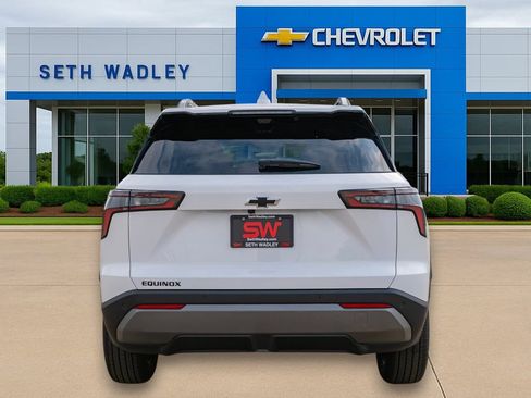 New 2026 Chevrolet Equinox LT w/ Convenience Package II image 6