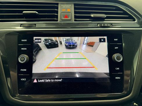 Used 2021 Volkswagen Tiguan SEL w/ 3-Row Tiguan MDO Package image 34