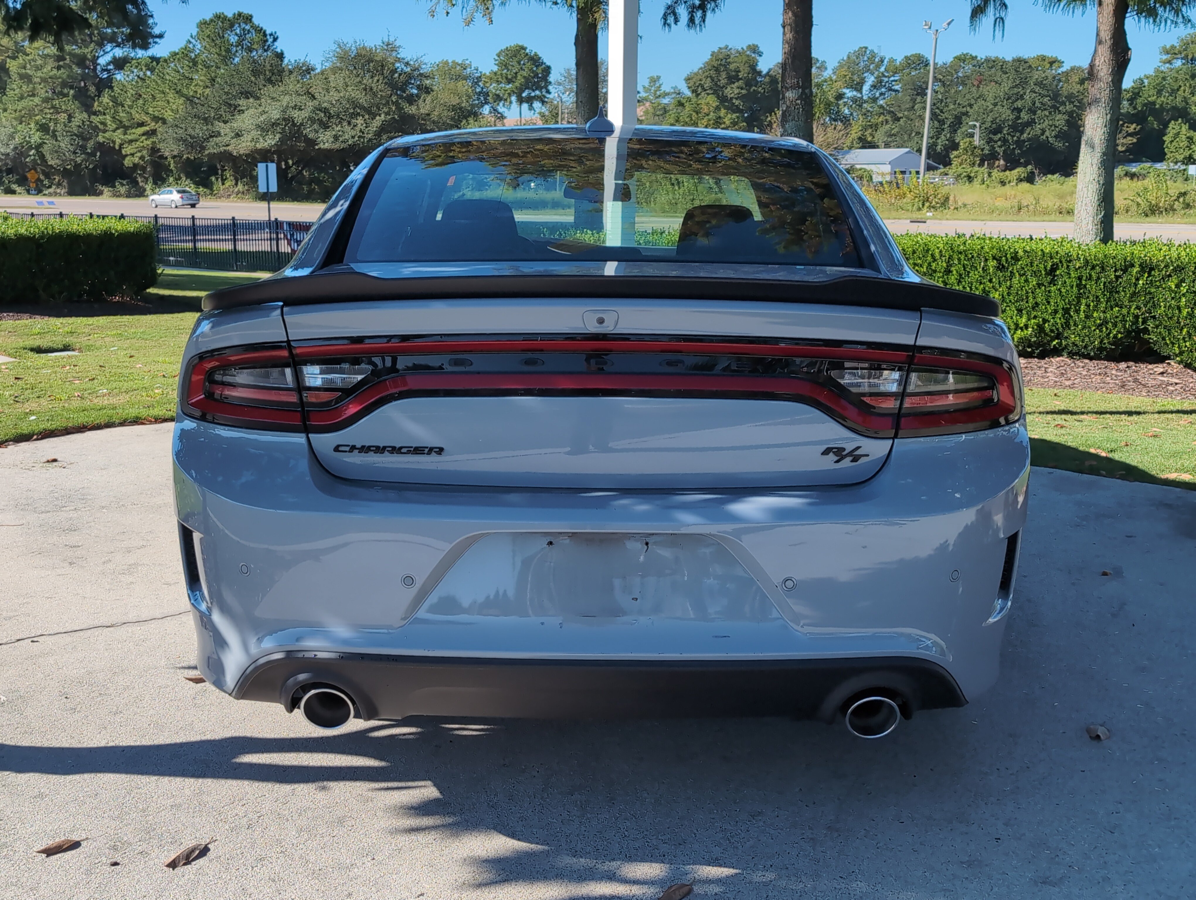 Used 2022 Dodge Charger R/T w/ Blacktop Package RWD image 9