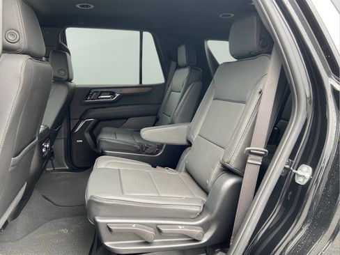 Used 2025 GMC Yukon Denali AWD/4WD image 12