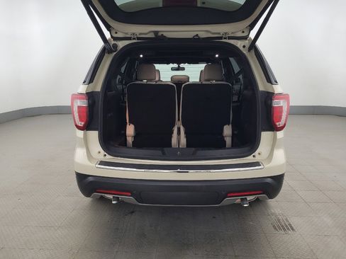 Used 2018 Ford Explorer Limited AWD/4WD image 29